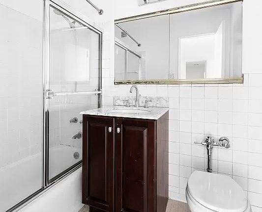 5th image of 77 7th Ave APT 15G