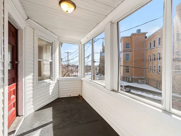 1075 - 1077 Dexter Street