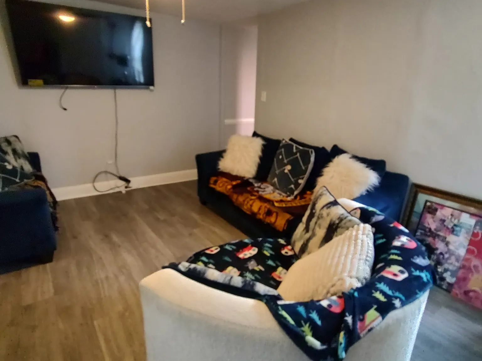 5 bed, 1400 sqft, $2,500 — Photo 4