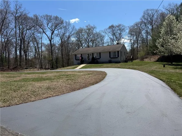 20 Casey Ln, Coventry, RI 02816