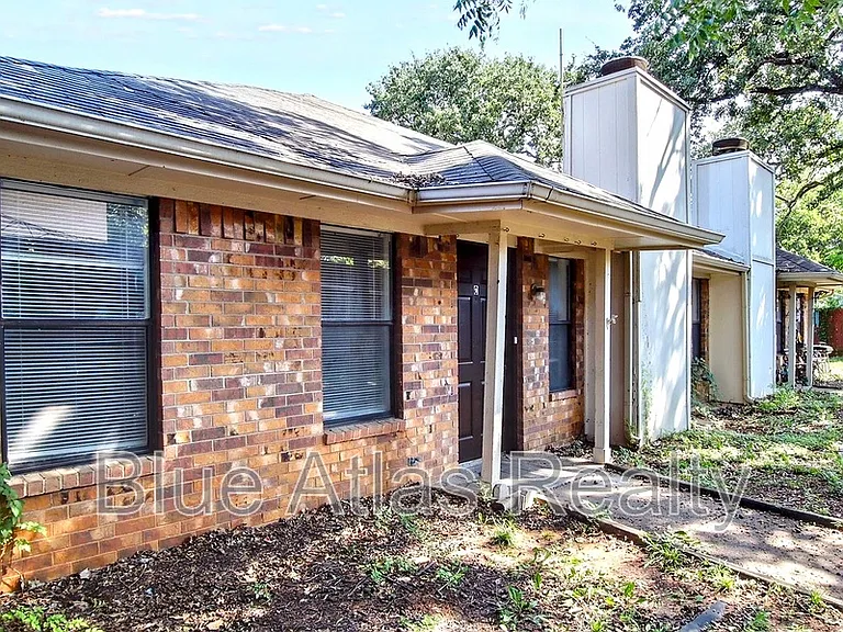916 Hilltop Dr #C — Photo 13