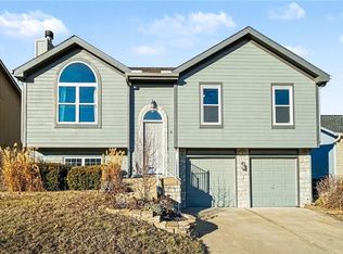 8640 NE 115th Ter, Kansas City, MO 64157