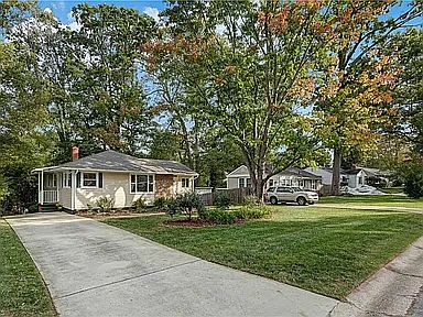 5th image of 2514 Fernwood Dr