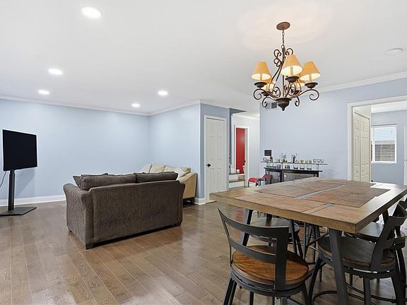 4th image of 3320 Northcrest Rd APT C