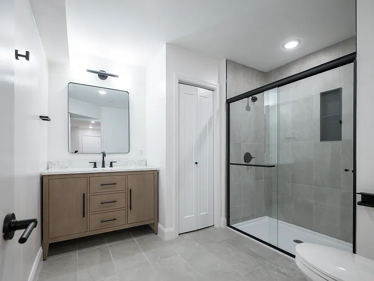 126 Adelaide Ave #B01 — Photo 8
