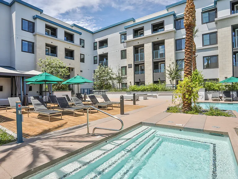 Lakeside Drive Apartments — Photo 13