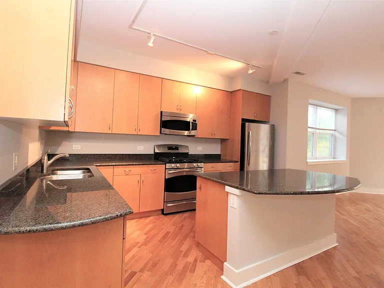 1870 N Winnebago Ave #2D — Photo 22