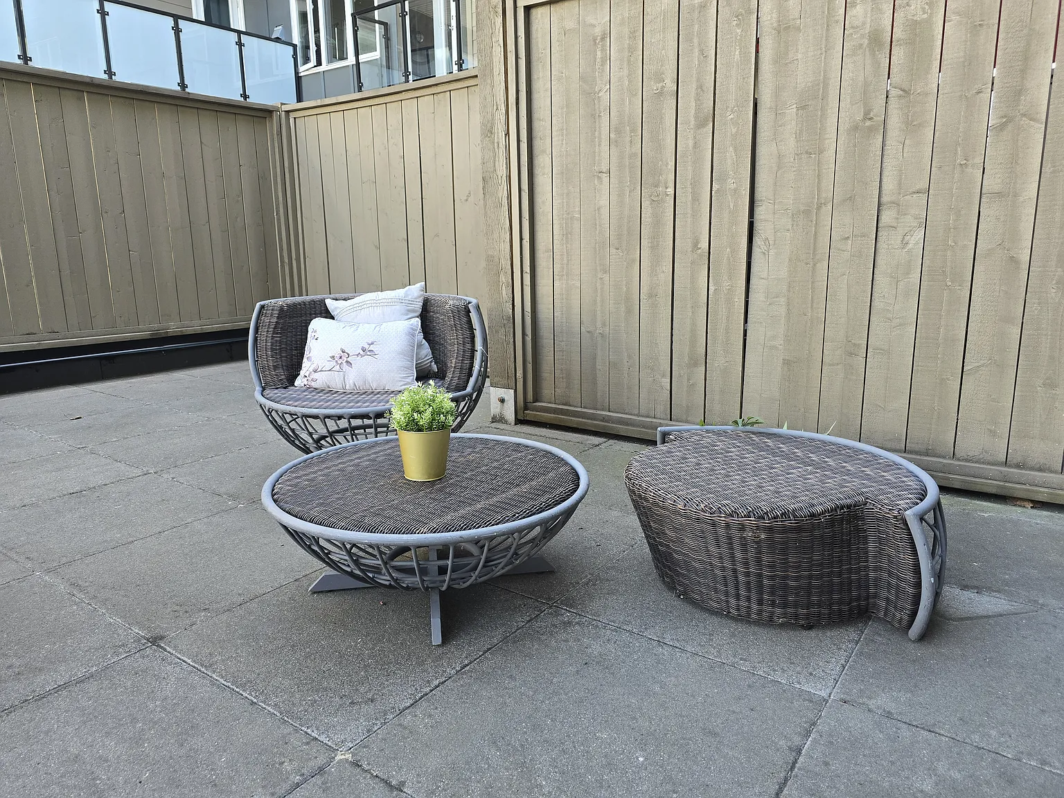 Fully Furnished 2Bed/2Bath in Burnaby near Metrotown — Photo 2