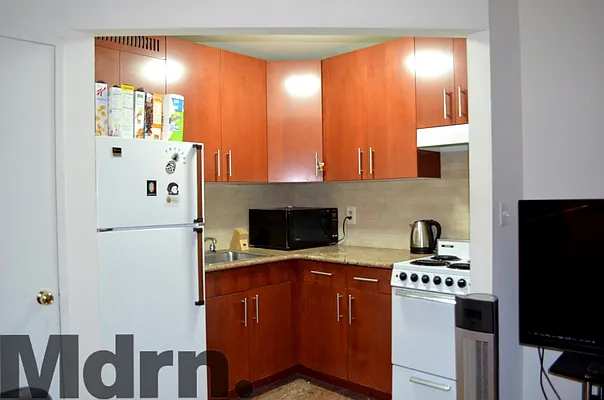 Rented by Mdrn Residential | media 17