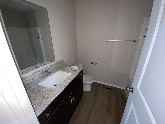 4th image of 408 E Wright St