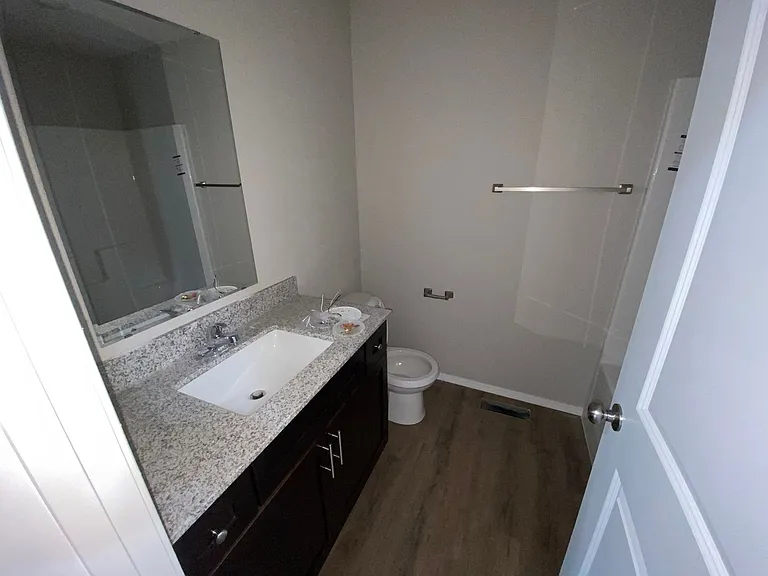 408 E Wright St — Photo 4