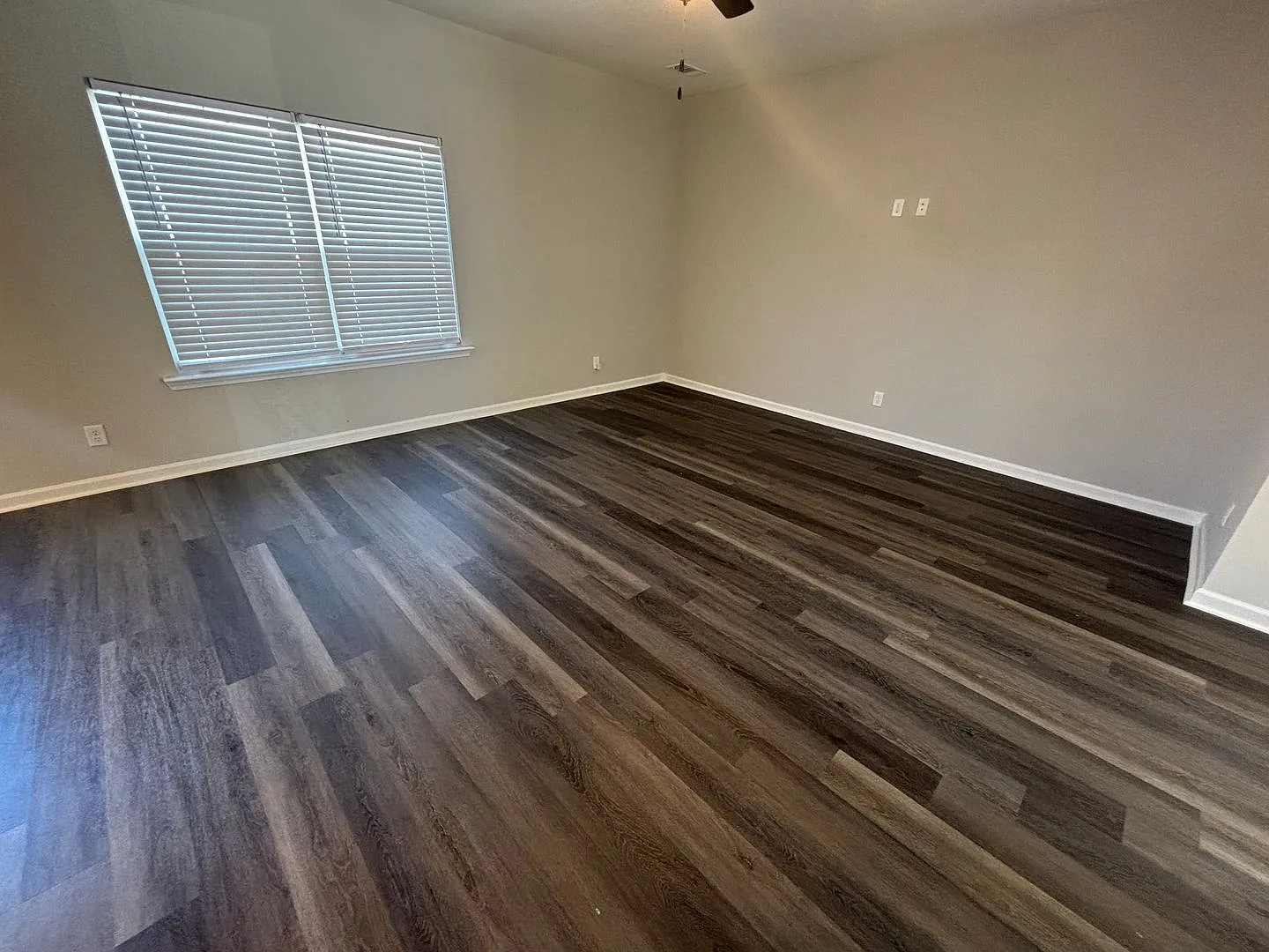 3 bed, 2.5 bath, 1746 sqft, $2,200 — Photo 4
