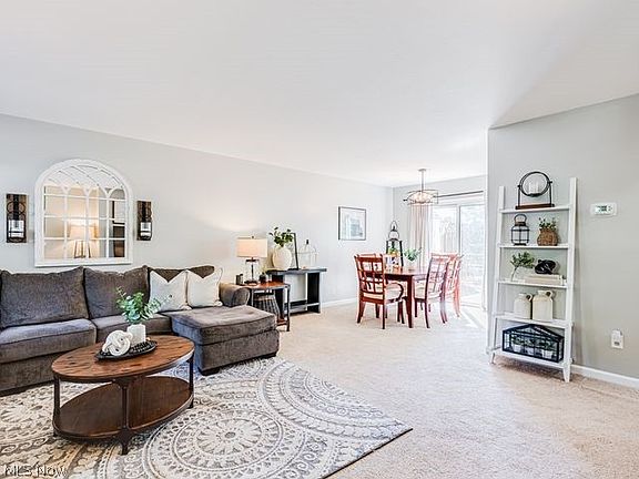 4th image of 1726 Stone Creek Ln #19A