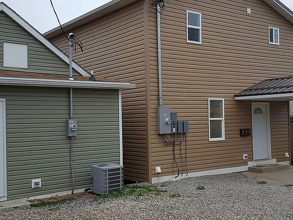 5th image of 1042 Broadway St #A