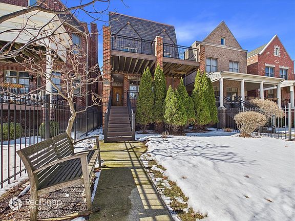 4th image of 5038 N Ravenswood Ave
