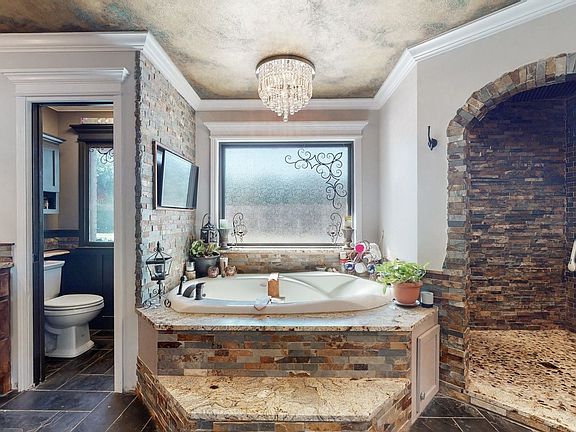 17th image of 2622 Poplar Knoll Dr