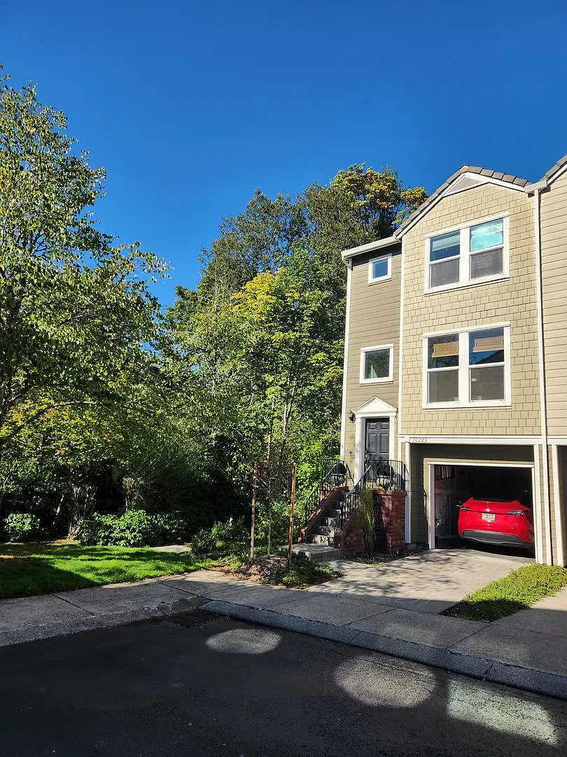 10223 NW Jack Lane ~ Luxury End-Unit Townhome in Forest Heights — Photo 2