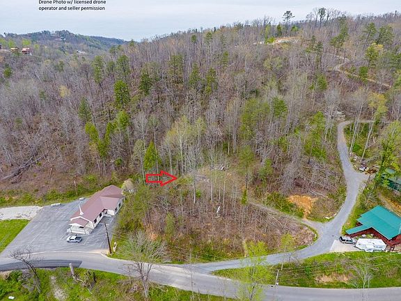 2nd image of 1205 Maples Manor Way