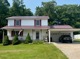 124 Leona St, Cool Ridge, WV 25825