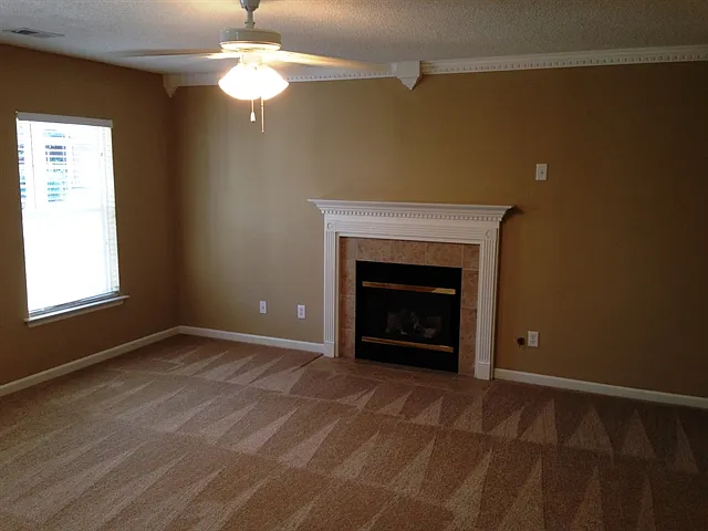 128 Willowbend Ln — Photo 5