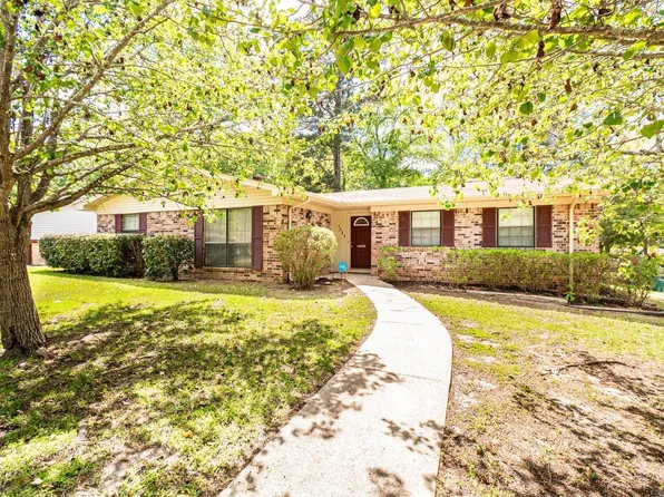 1222 Crestwood Dr, El Dorado, AR 71730