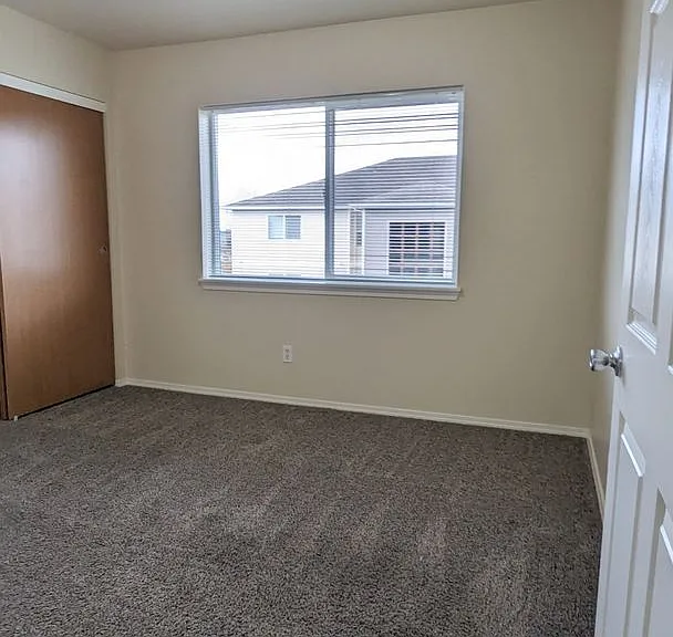 Wellesley Park Apartments — Photo 76