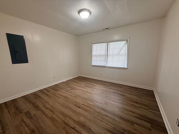 4th image of 402 E Wayne St #B