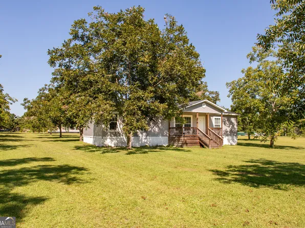 2702 Ware St, Blackshear, GA 31516