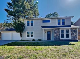 955 Laurel Mill Dr, Roswell, GA 30076