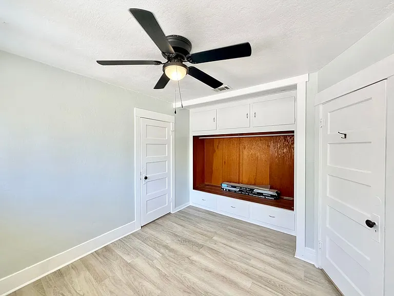 41861 Acacia Ave — Photo 22