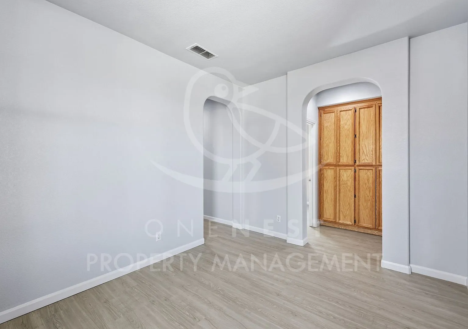 charming bungalow-style 3-bedroom, 2-bathroom single-level home in Olivehurst — Photo 4