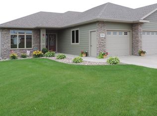 2384 Riviera Rd, Sioux Center, IA 51250