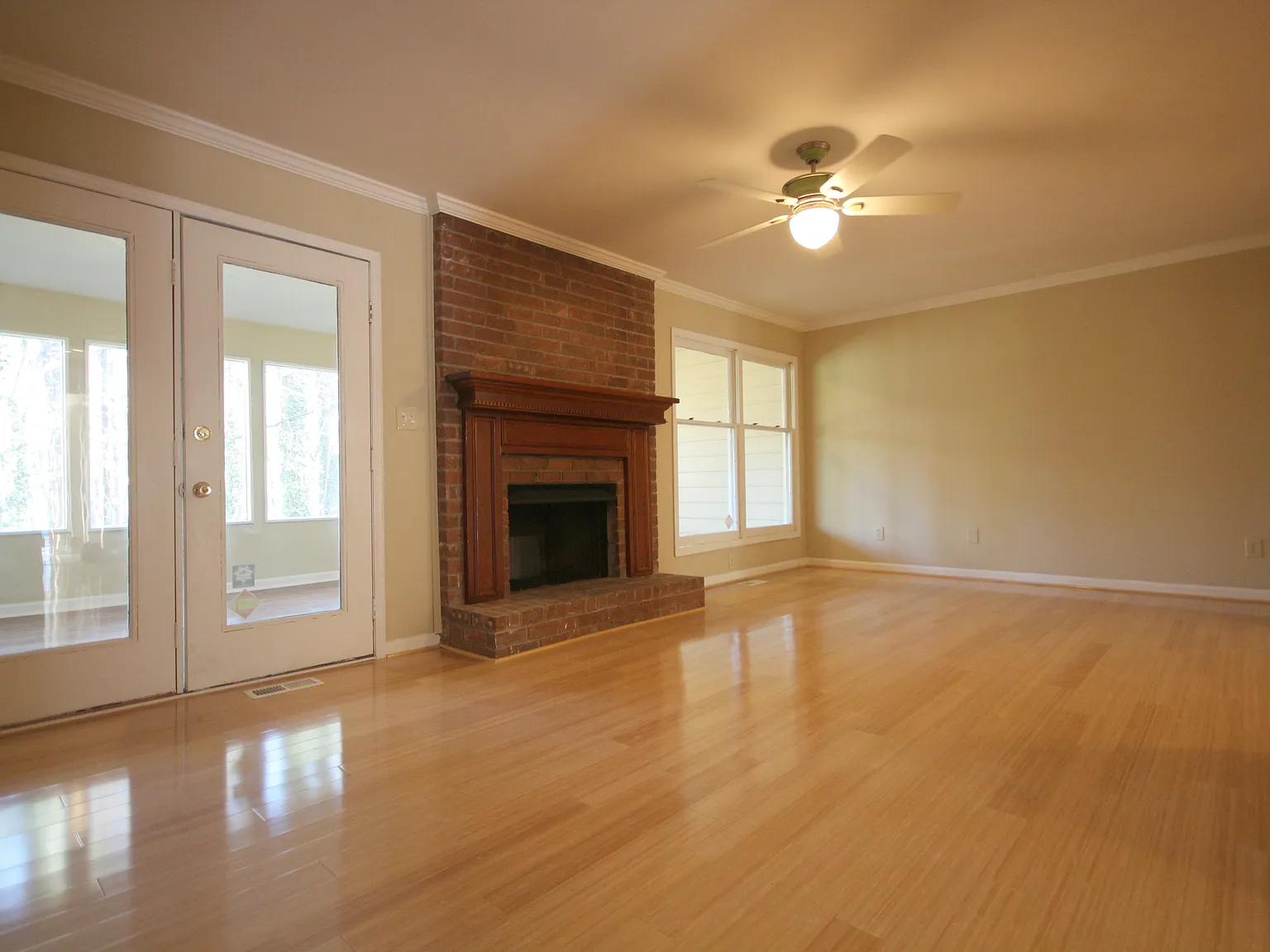 3 bed, 3.5 bath, 2480 sqft, $2,195 — Photo 4