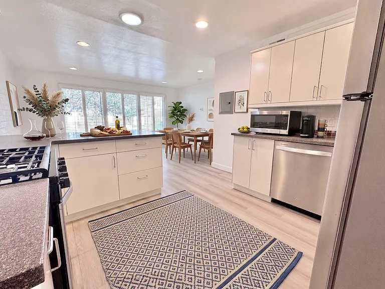 6557 E Osborn Rd #6 — Photo 9
