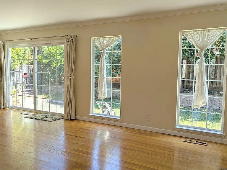 5850 Amapola Dr — Photo 5