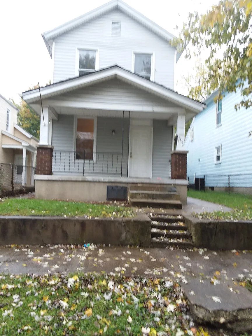 1430 Shuler Ave photo 1