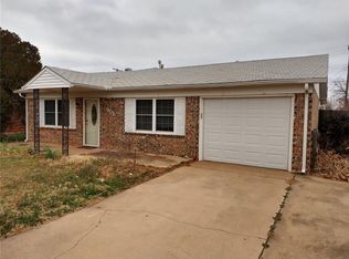 901 Hairston St, Altus, OK 73521