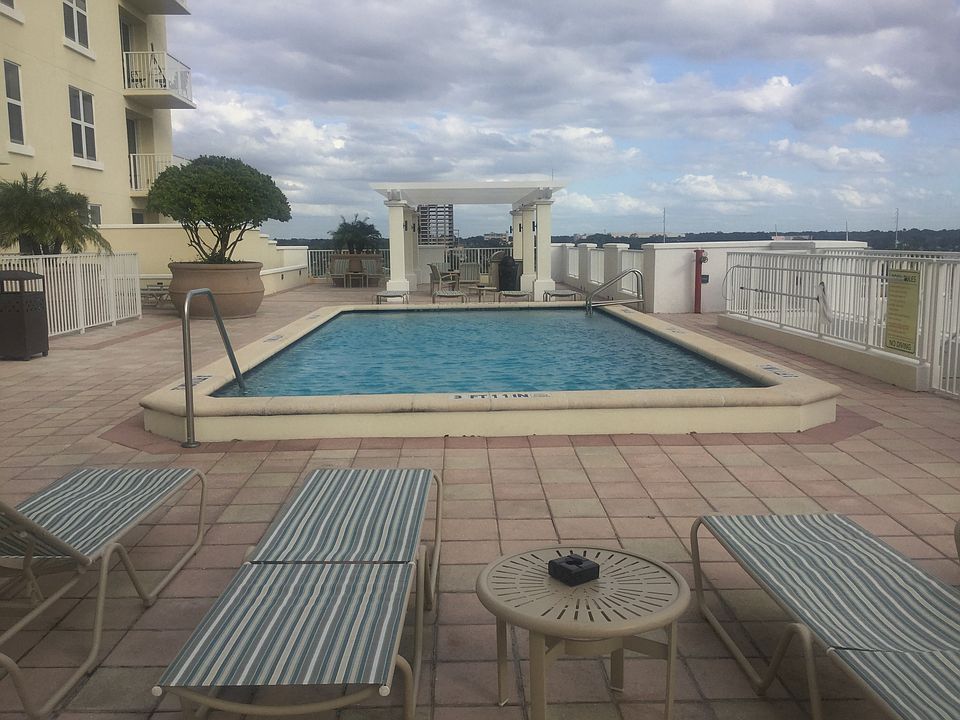6th Floor Pool and BBQ area