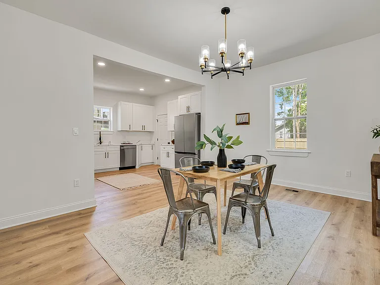 512 Bancroft Ave — Photo 14