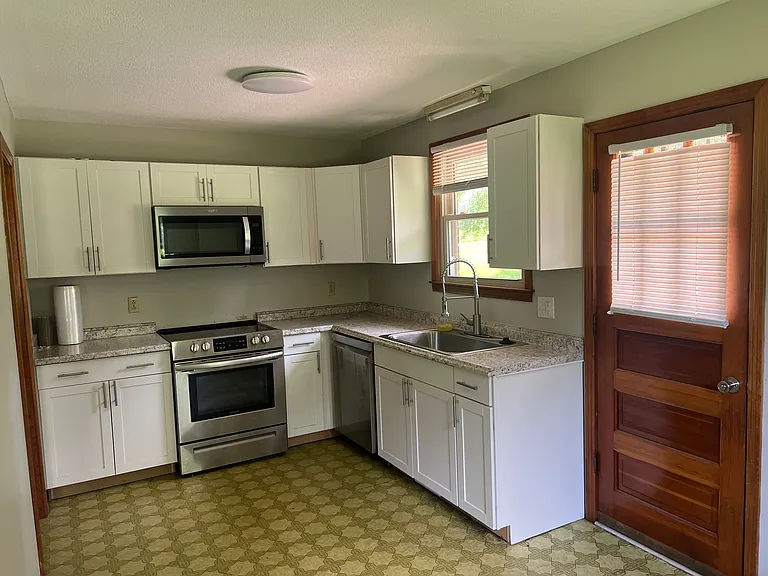 324 Old Dunbar Cave Rd — Photo 13