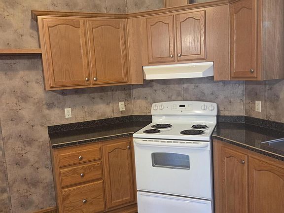 4th image of 228 Mahoning Dr