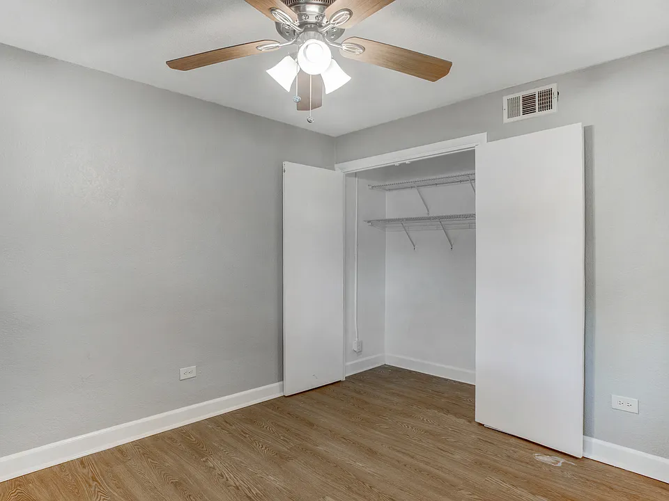 137 E Lockwood Ave #1A