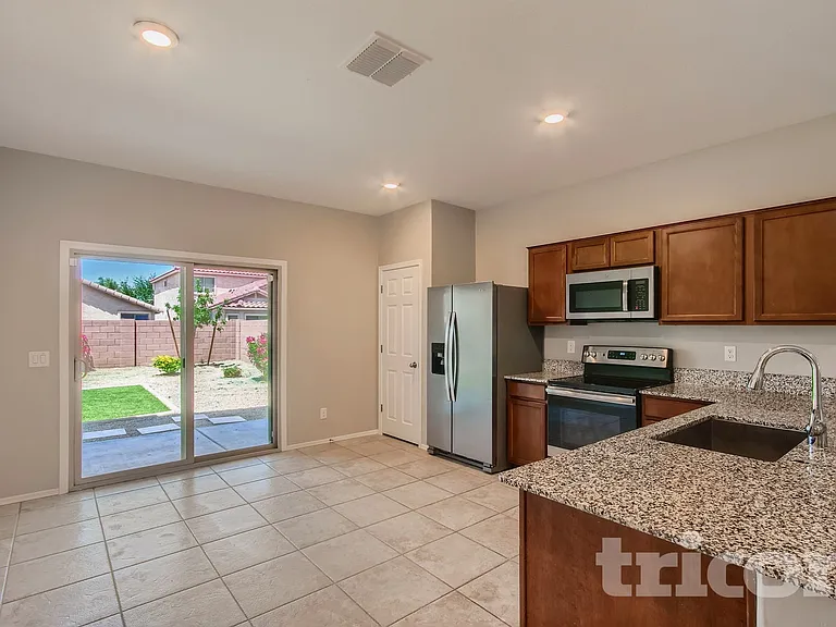 45656 W Sky Ln — Photo 6