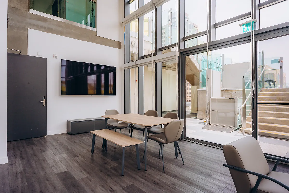 Building Photo - TENTEN Campus Glendale