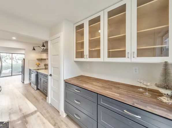 6373 Hawthorne Ter, Peachtree Corners, GA 30092