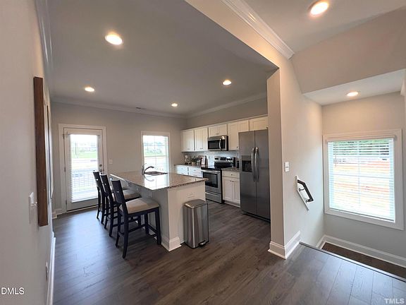 5th image of 1033 Breadsell Ln