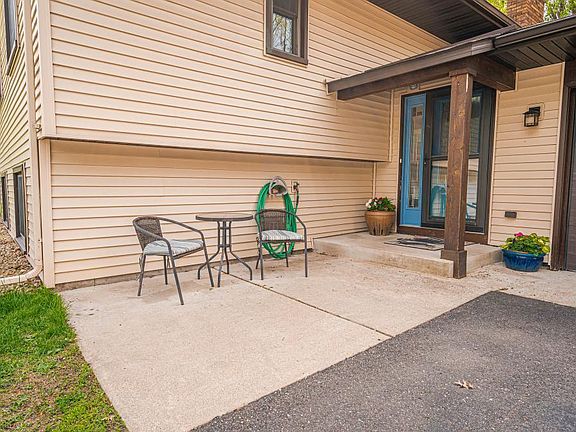 4th image of 2428 Beam Ave E