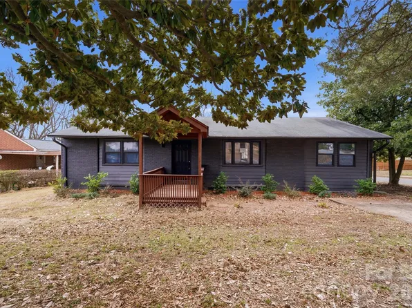 3027 Remington St, Charlotte, NC 28216