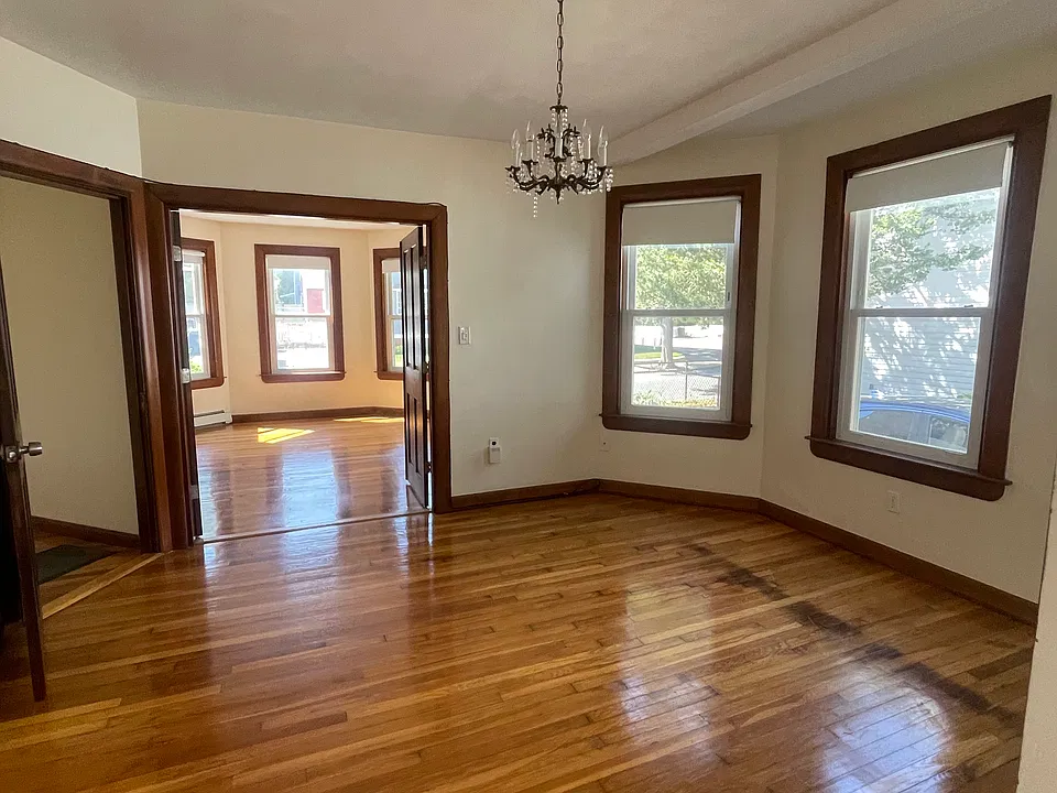 48 Chester Ave #1