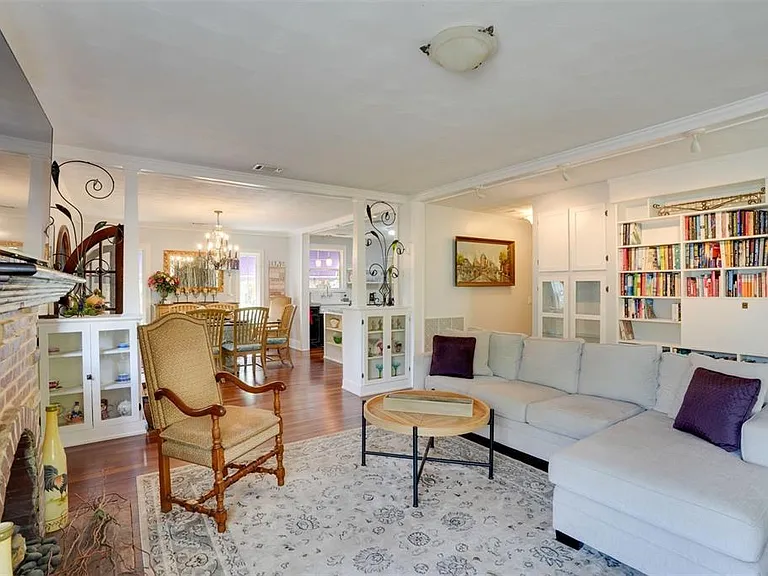 2390 Sheridan Rd — Photo 10